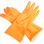 Rubber-gloves-for-cleaning-mold